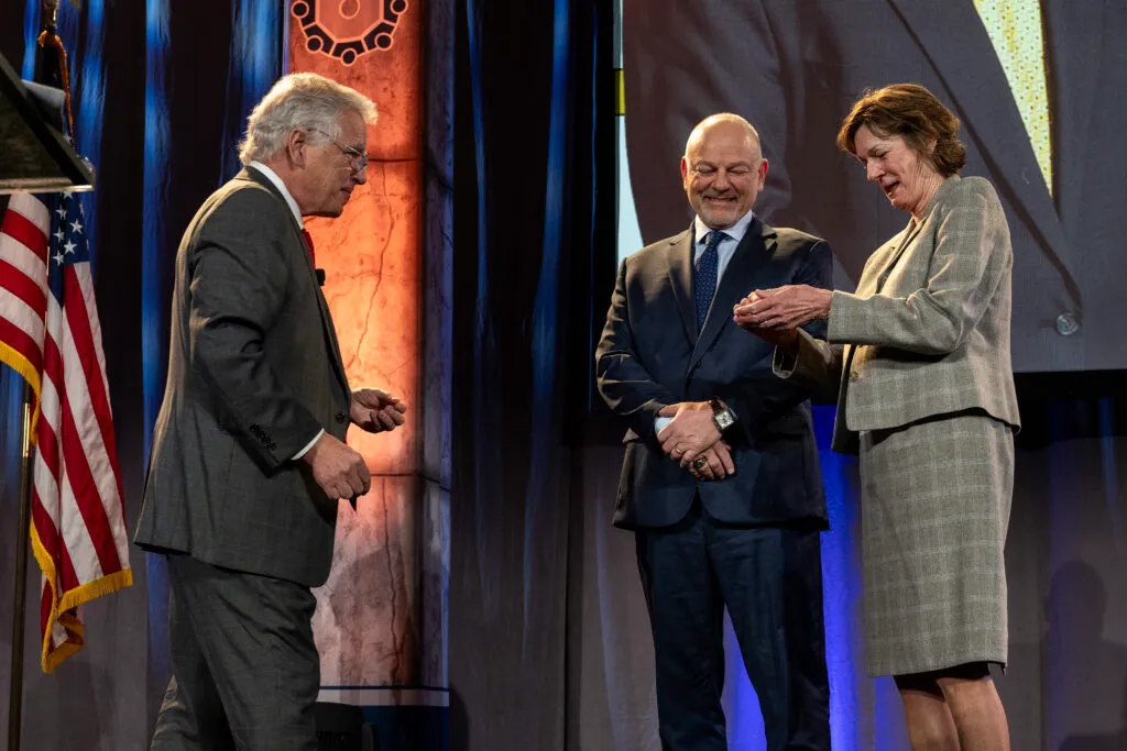 011724_AED_LasVegas_NV_0743-1024x683 -compressed.webp