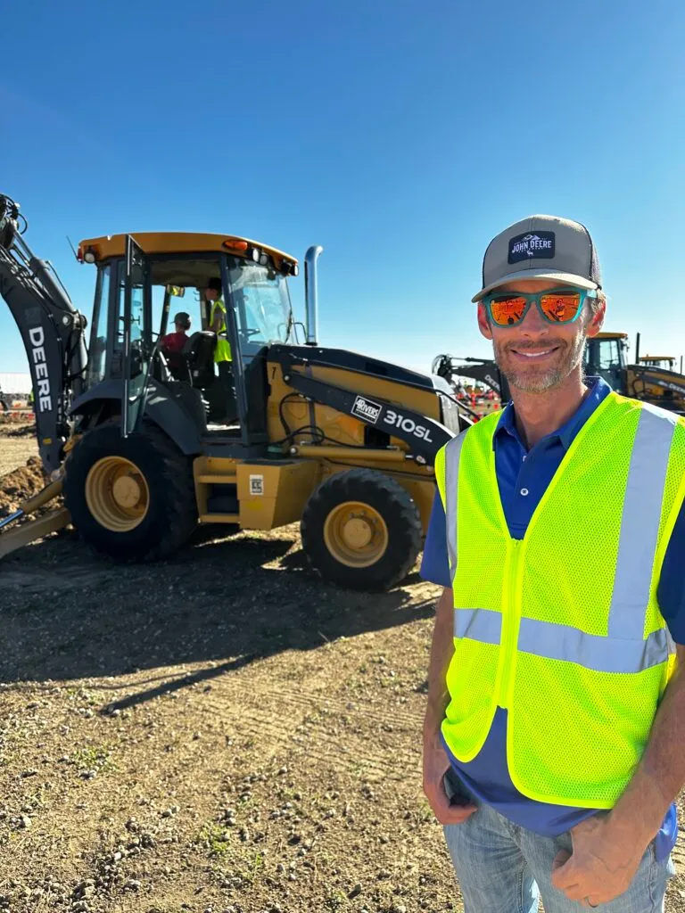 bigdig5-768x1024 -compressed.webp